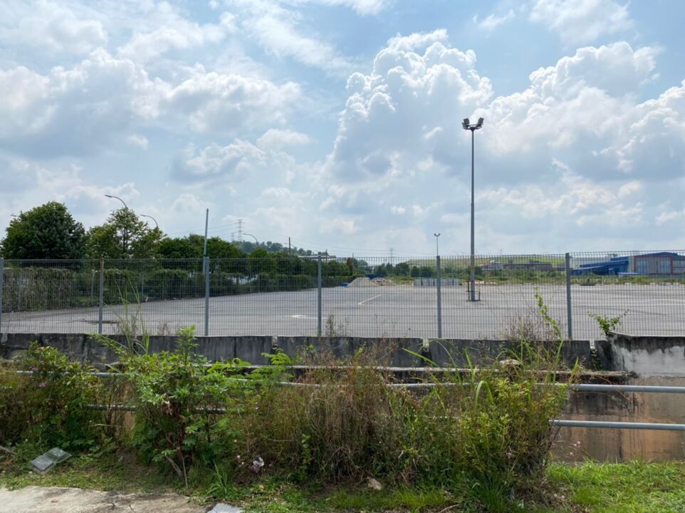 For Rent industrial land bandar bukit raja properties. The size of the land is 4acres.