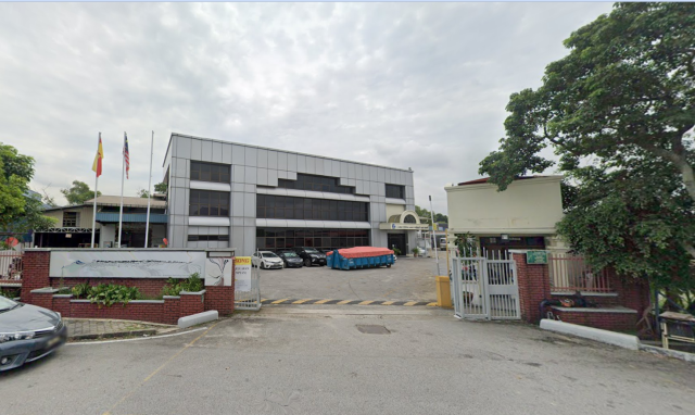 Corner Lot Factory for Rent at Taman Industri Sungai Buloh, Jalan TSB 10