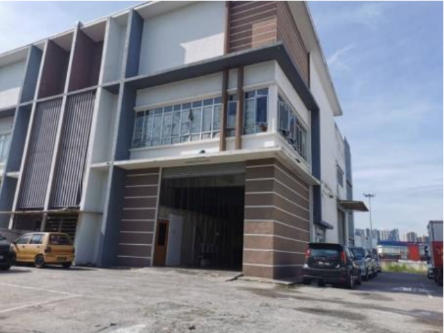 Seri Kembangan Kampung Baru Balakong Jalan Com Industrial Park 1,  Semi-Detached Factory for Rent