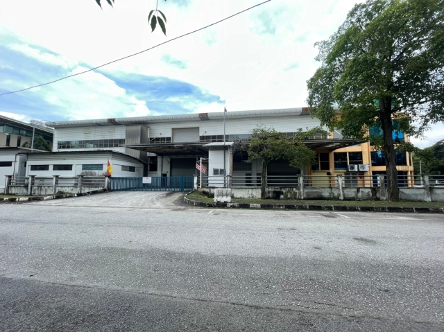Taman Perindustrian Sime UEP Jalan TP 6 [Factory For Rent]