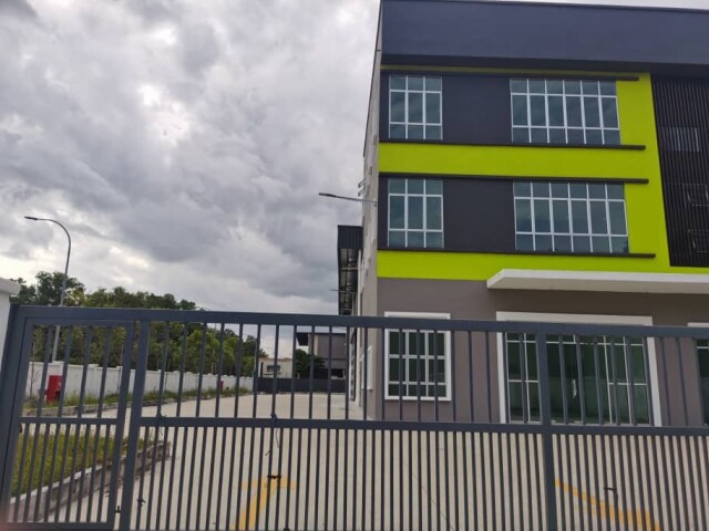 Seri Kembangan Balakong Jaya Jalan Perindustrian Balakong Jaya, Factory for Sale
