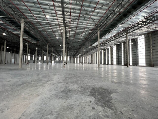 Klang Bandar Bukit Raja Industrial Complex, Lorong Keluli 1C,  Spacious Warehouse For Rent