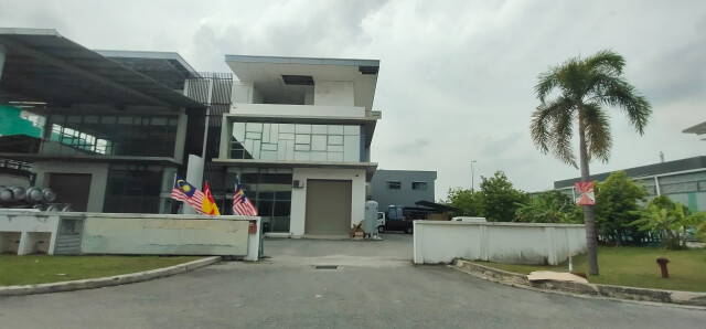 Corner Lot Semi-D Factory for Rent at Jalan Meranti Puchong