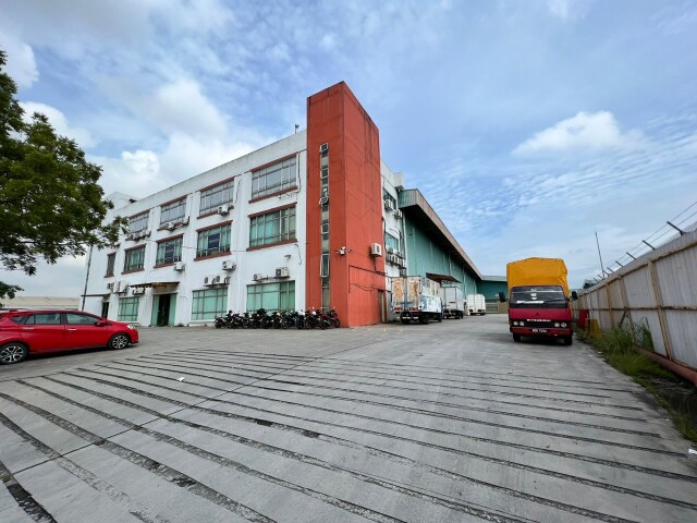 Subang Jaya Taman Perindustrian Subang Persiaran Subang, Corner Lot Warehouse for Rent